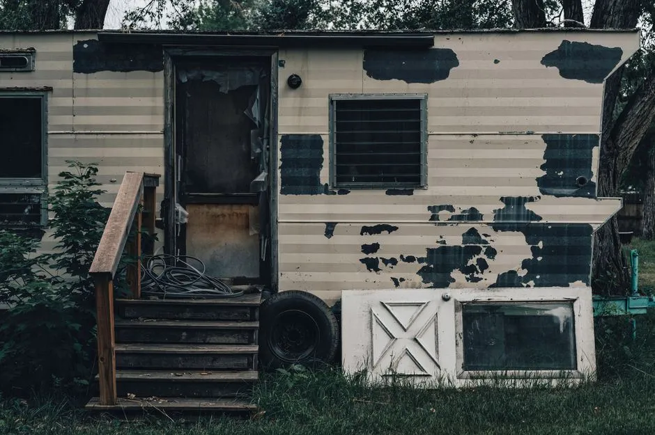 Mobile RV repair and camping near Elkhart, Texas