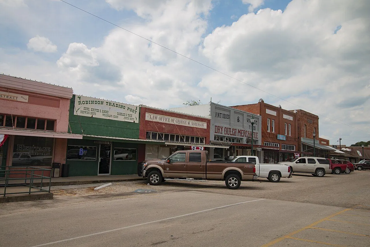 Mobile RV repair and camping near Fairfield, Texas